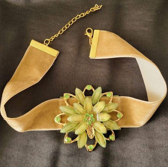 Upcycled Vintage Floral Rhinestone Velvet Choker Necklace - Picture 2 of 7